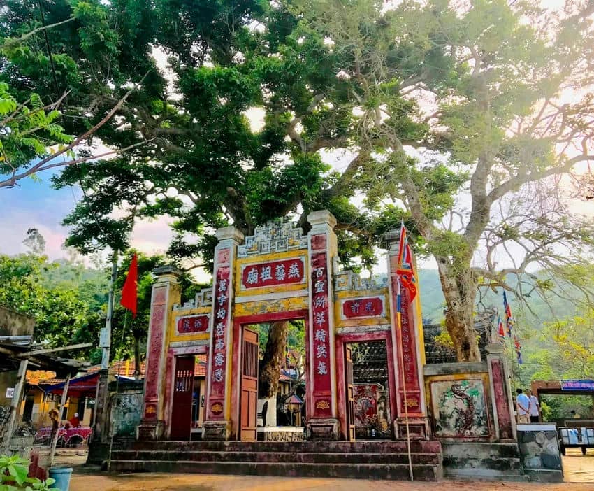 Tempio-di-To-Nghe-Yen-alla-riserva-naturale-di-Cu-Lao-Cham 